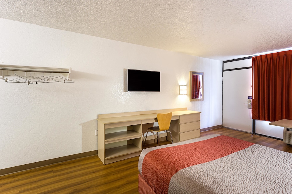 Motel6 Baton Rouge La Southeast 24/49