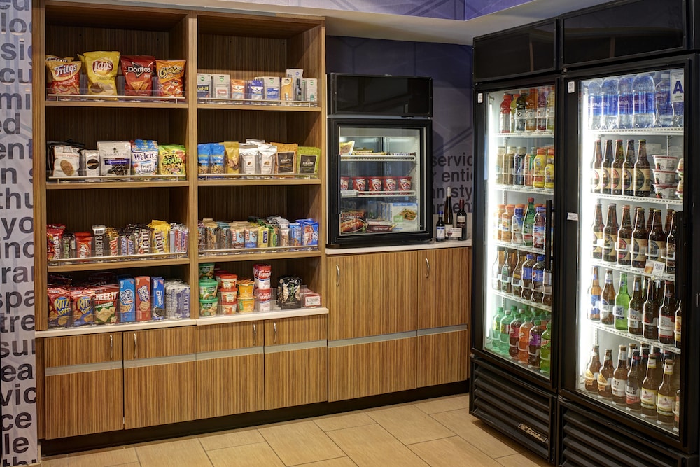 SpringHill Suites St. Louis Brentwood 21/36