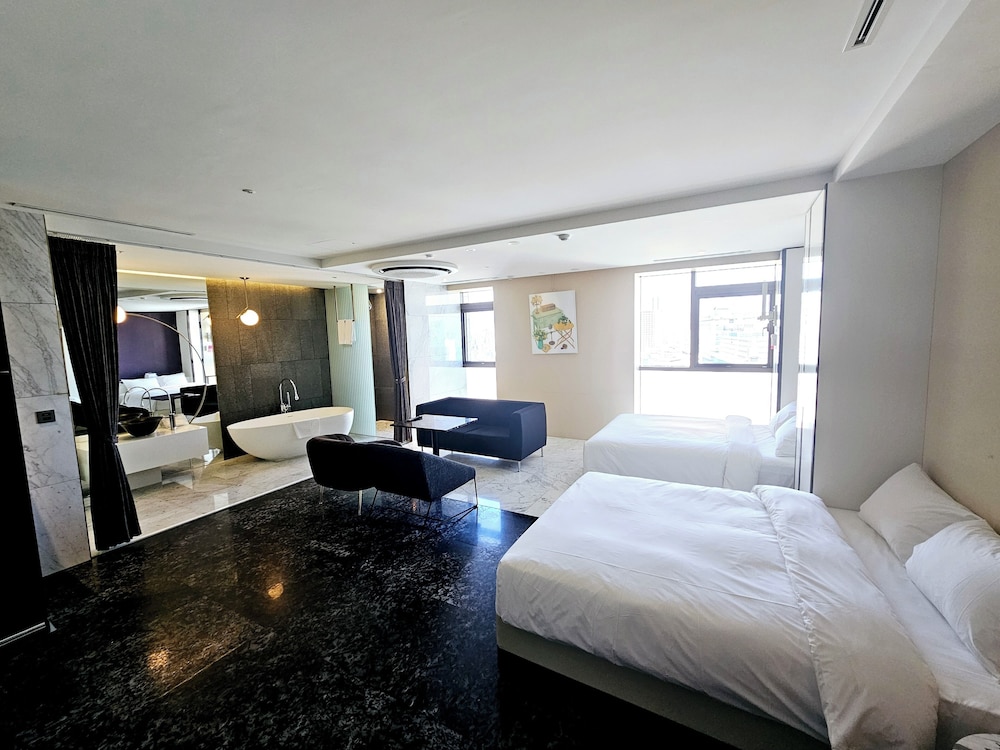 Stay Rak Hotel 13/68