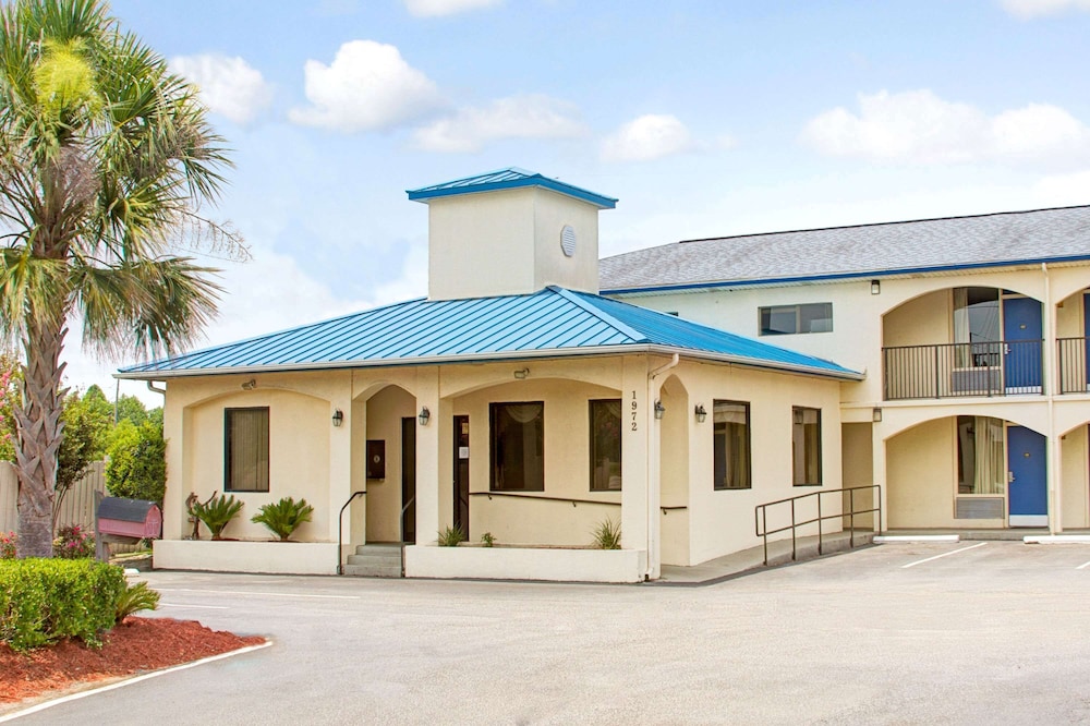 Super 8 by Wyndham Walterboro 1/16