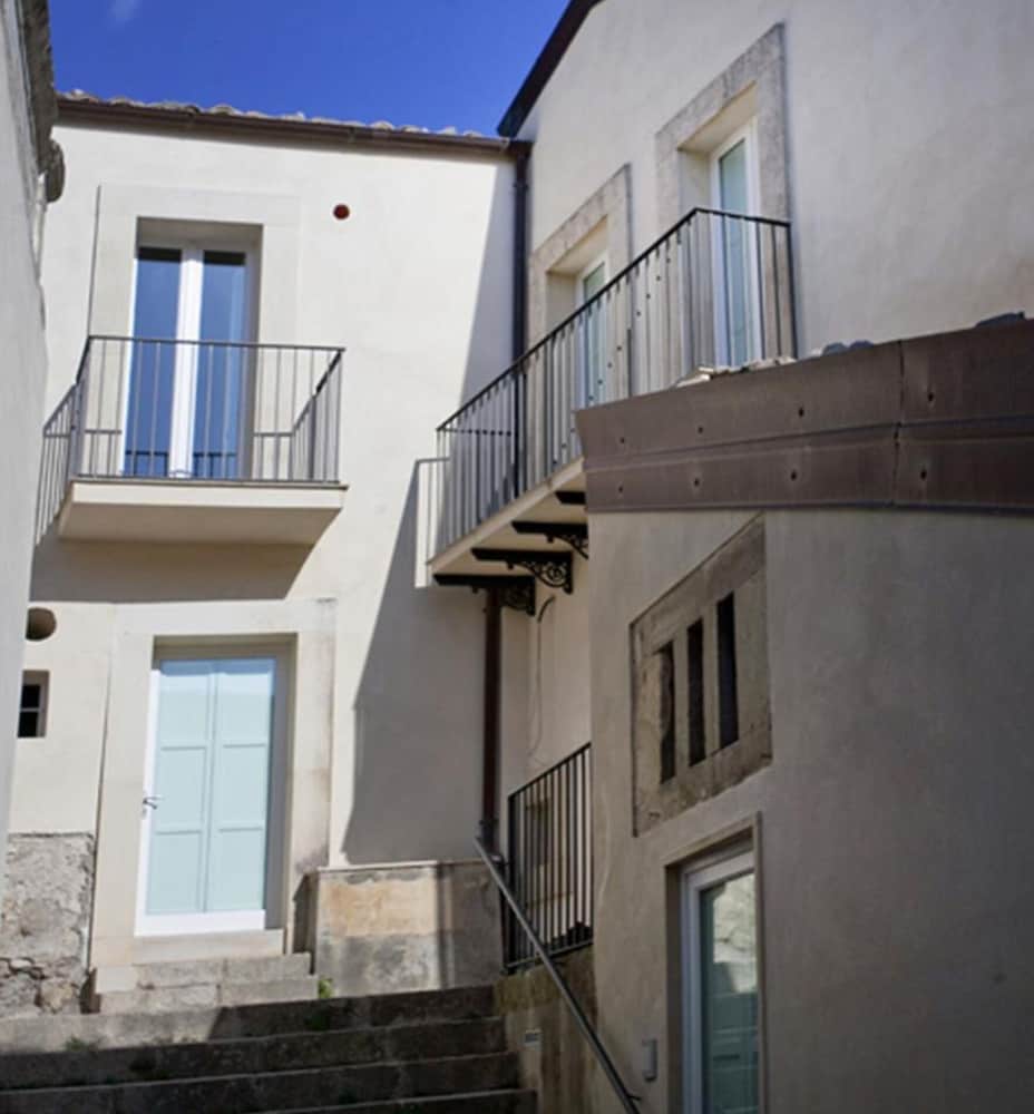 Hotel Dell Orologio 2/37