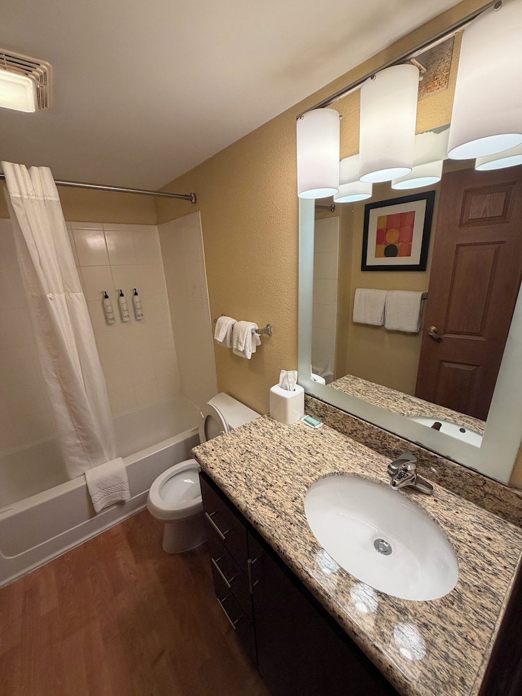 MainStay Suites Bloomington near University 40/42