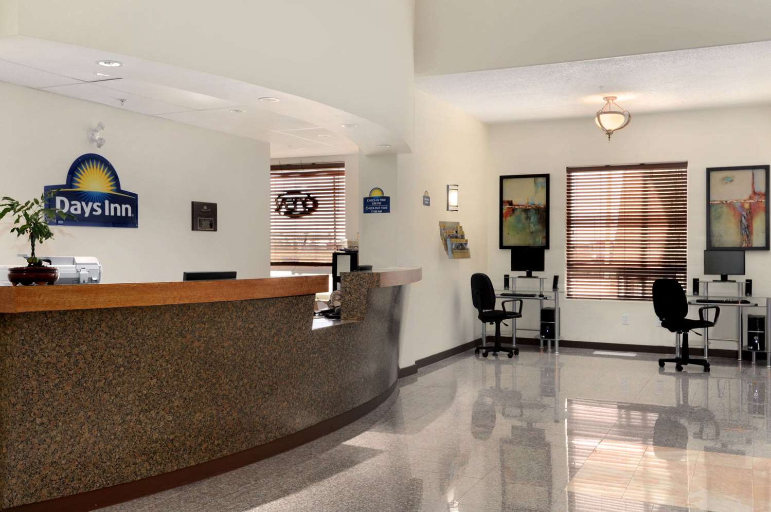Days Inn by Wyndham Grande Prairie 1/15