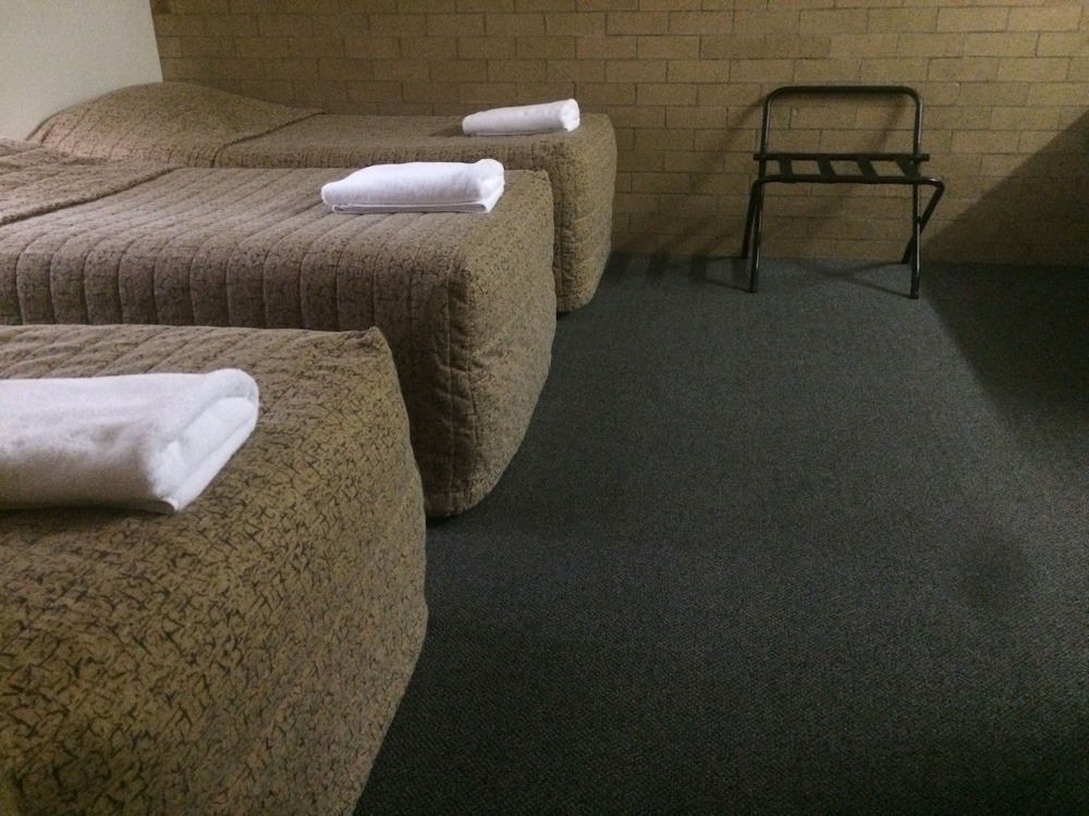 Alexander Motor Inn Moree 26/34