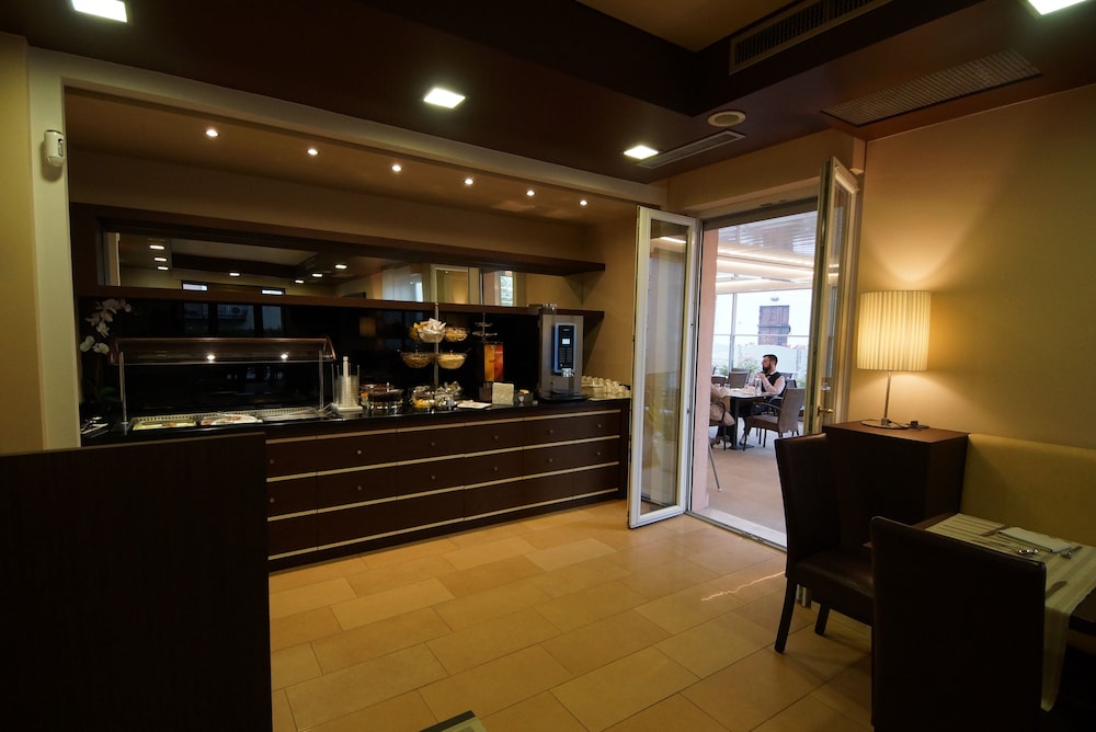 Hotel Clarin 14 By Dori 10/67