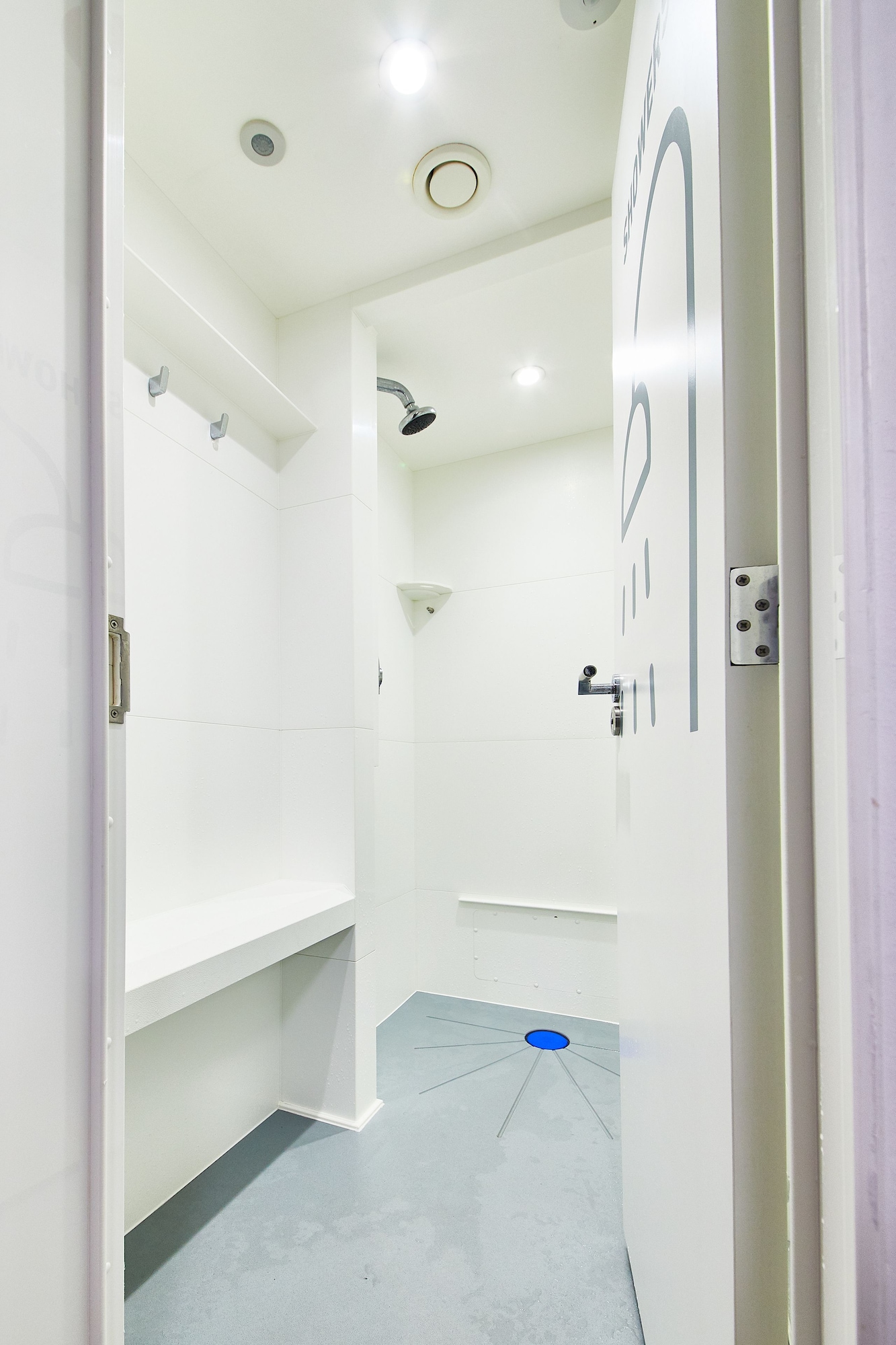 Private, Mixed Dorm, 6 Beds, 3 Bunk Beds, Shared Bathroom