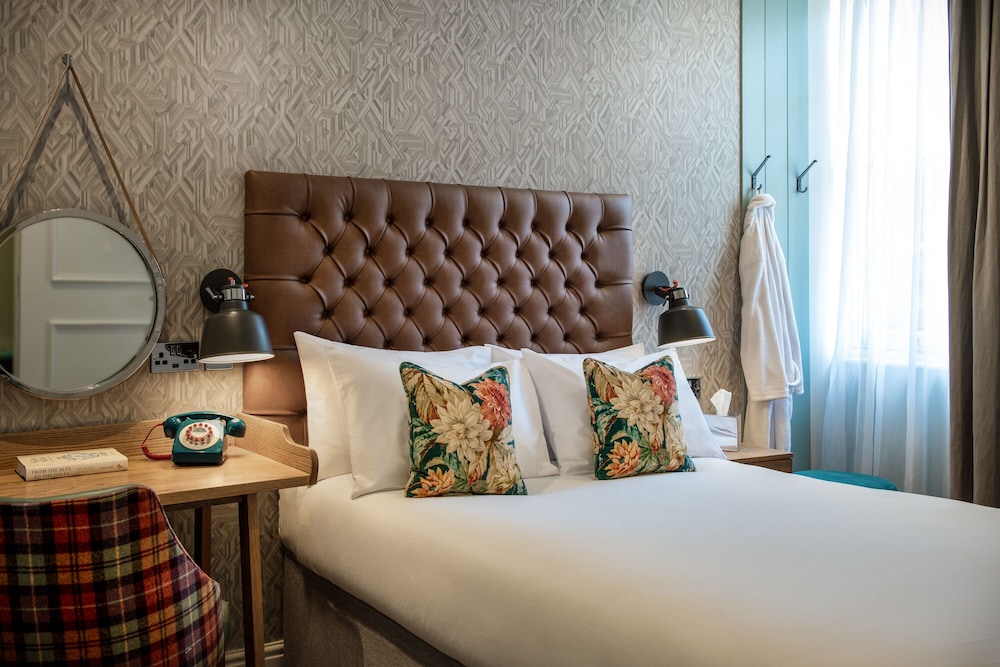 Cozy, Double Bed, Lady Anne Middletons Hotel 7/7
