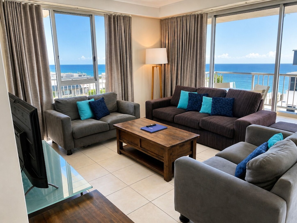 ON THE BEACH RESORT BRIBIE ISLAND 26/50