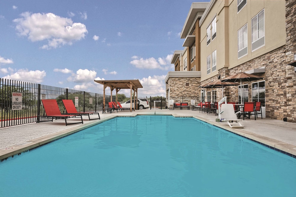 La Quinta by Wyndham San Antonio by Frost Bank Center 5/37