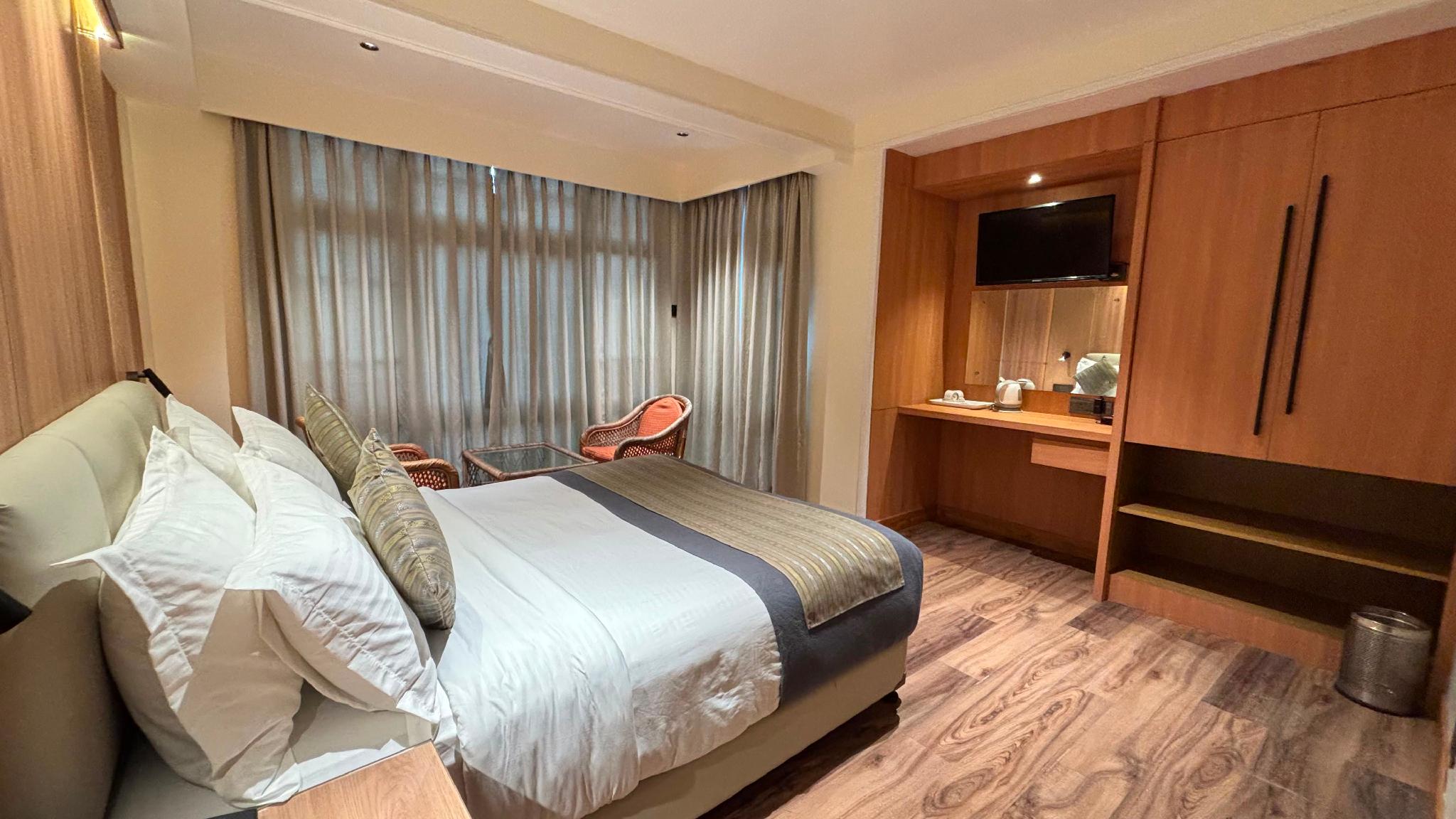 Super, Deluxe, Double Bed