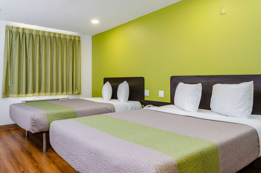 Deluxe, 2 Queen Beds