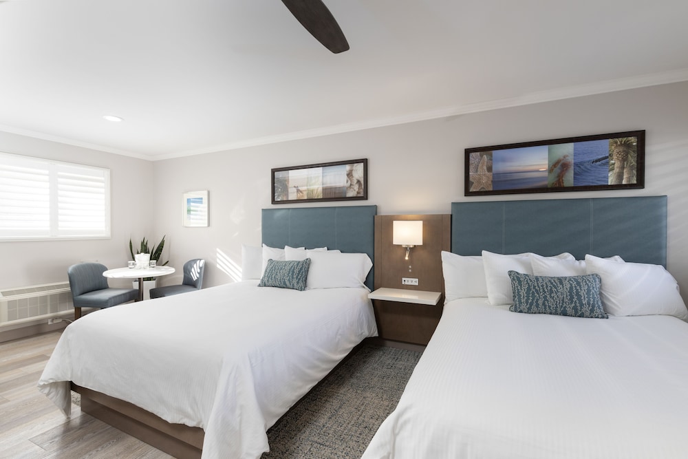 PREMIUM, MULTIPLE BEDS, KITCHENETTE