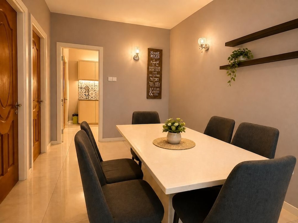 Stirling Suites 40/48