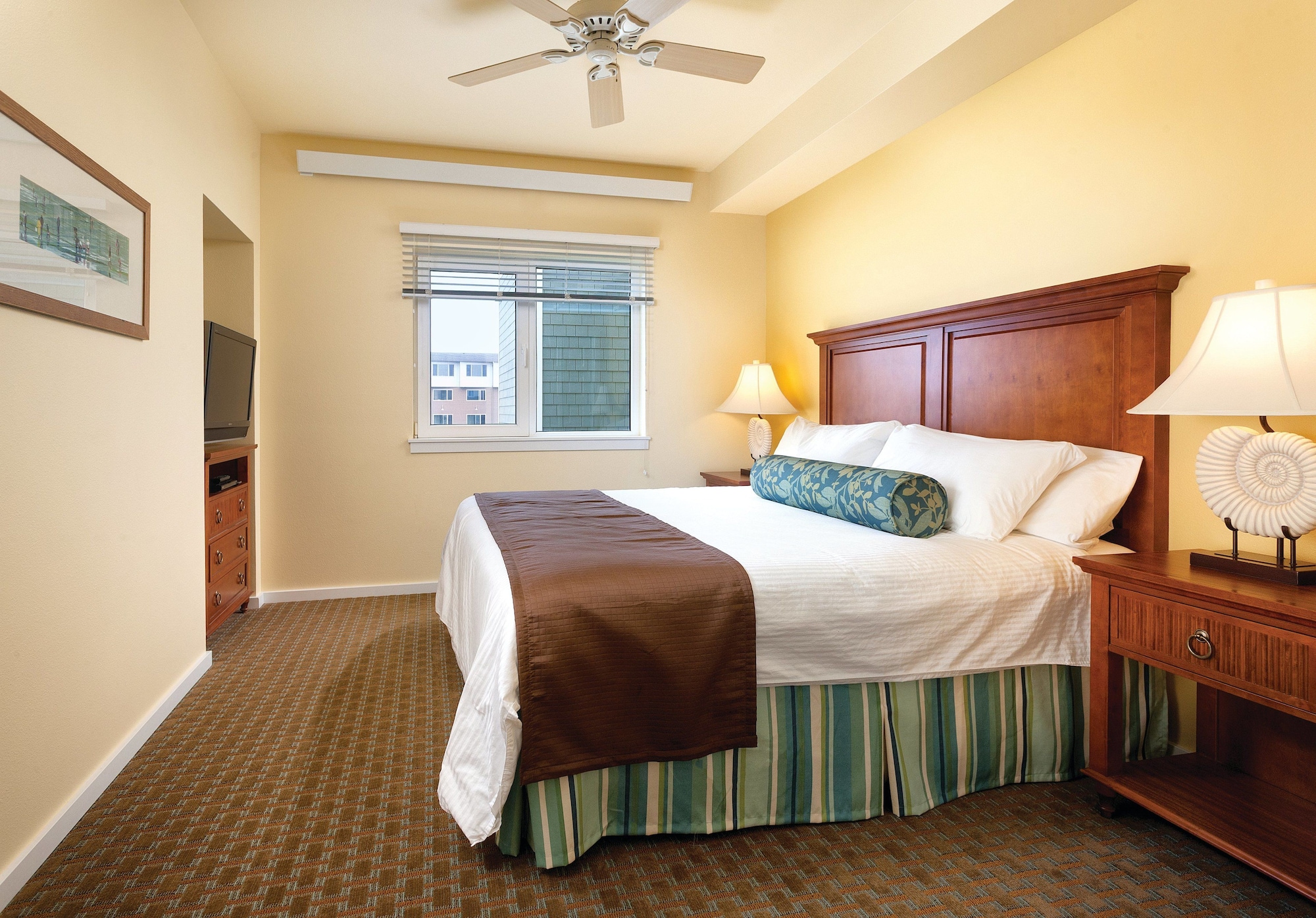1 Bedroom, Condo, Standard, King Bed, Sofa, Kitchen