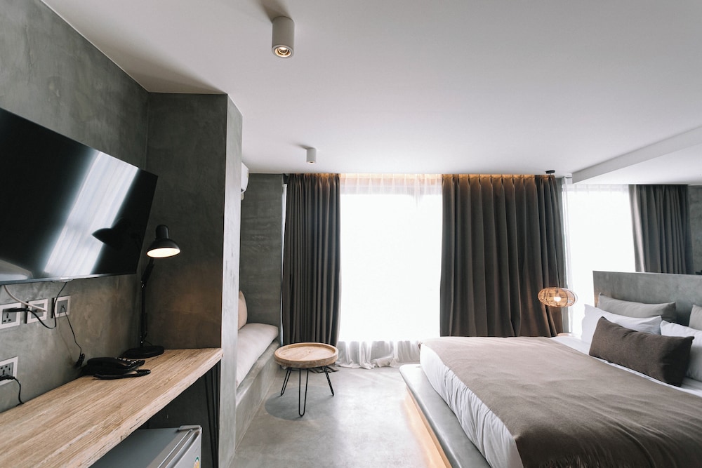 Glory Wabi Sabi Hotel 4/23