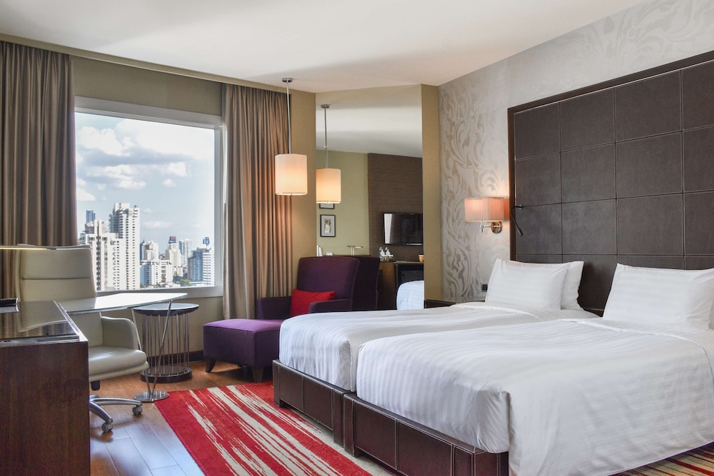 DELUXE, TWIN BEDS
