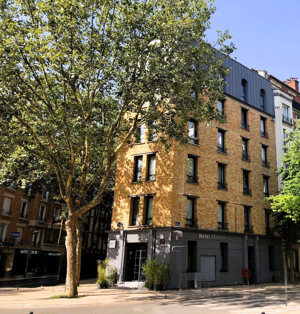 COMFORT HOTEL SIXTEEN PARIS MONTROUGE 6/67