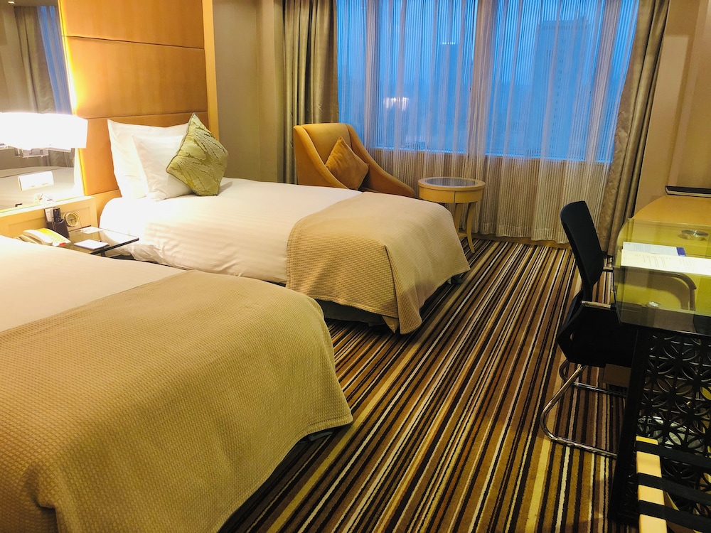 Jin Jiang Tower Hotel 18/63