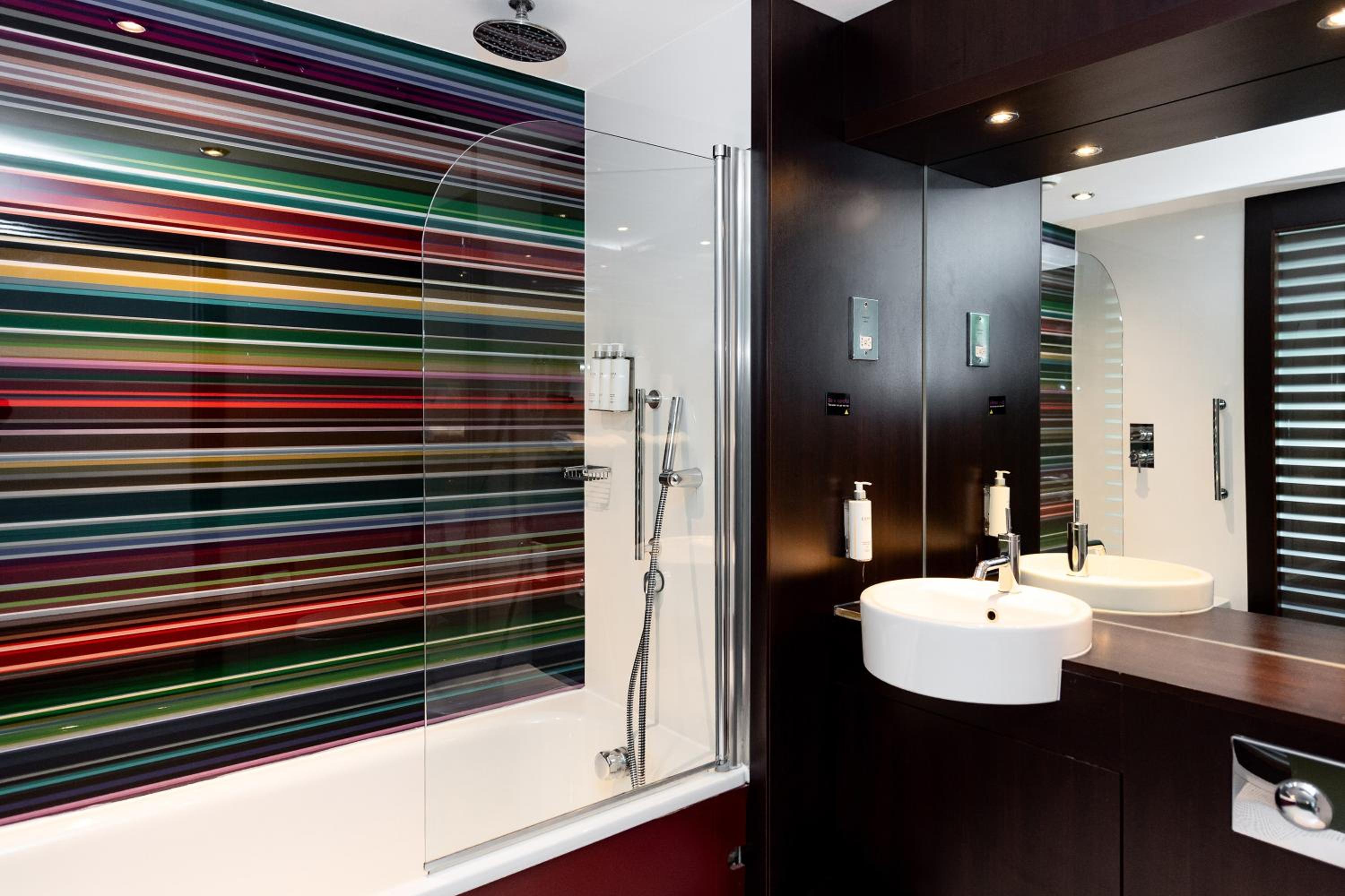 غرفة عائلية، Village Hotel Manchester Ashton 4/6