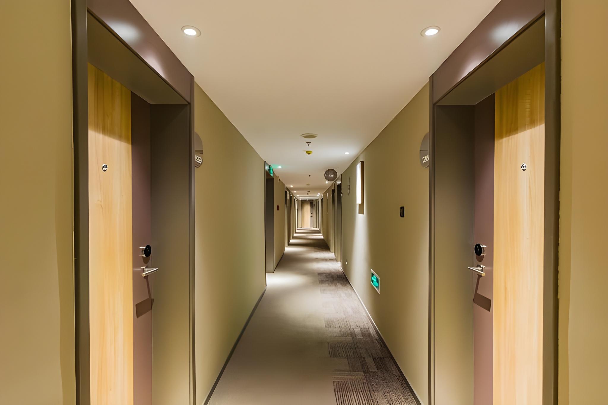 Home Inn (Tianjin Binhai New District MSD Customs Building) 21/34