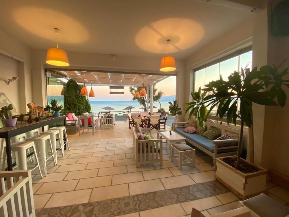 Manios Suites 26/48