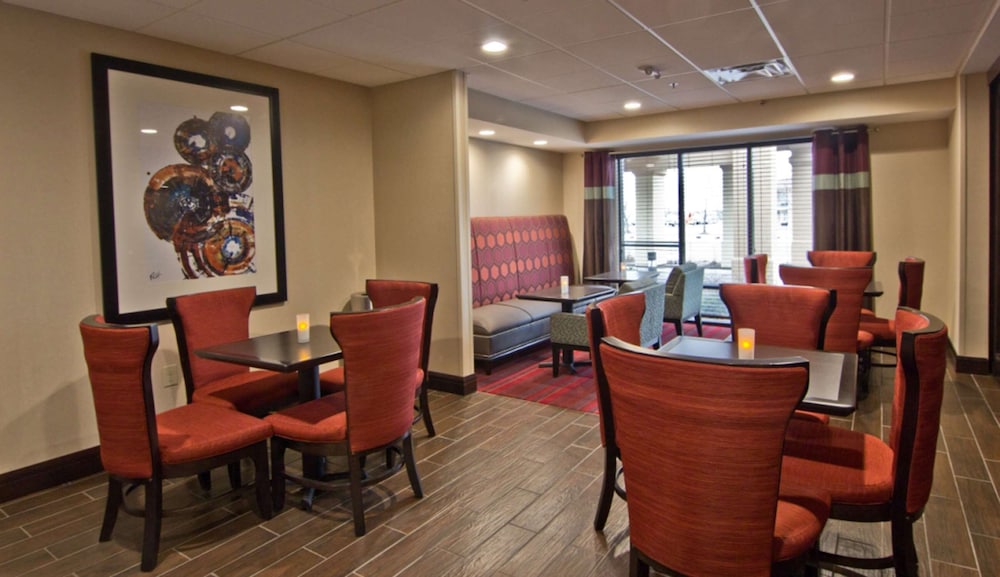 Hampton Inn Columbus South 33/45
