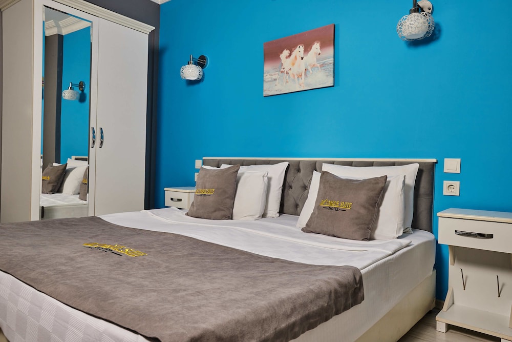 TAKSIM UNIQUE SUITES 34/73