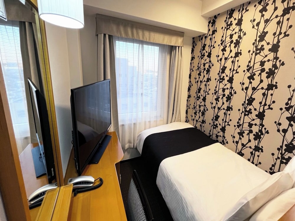 ROOM, SEMI DOUBLE BED