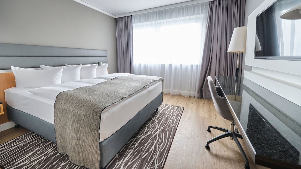 Holiday Inn Berlin Airport Conference Centre Formerly Holiday Inn Berlin International Airport 26/75