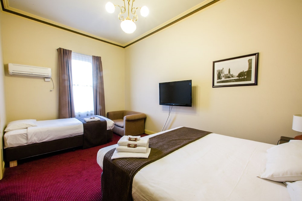 STANDARD, TWIN BEDS