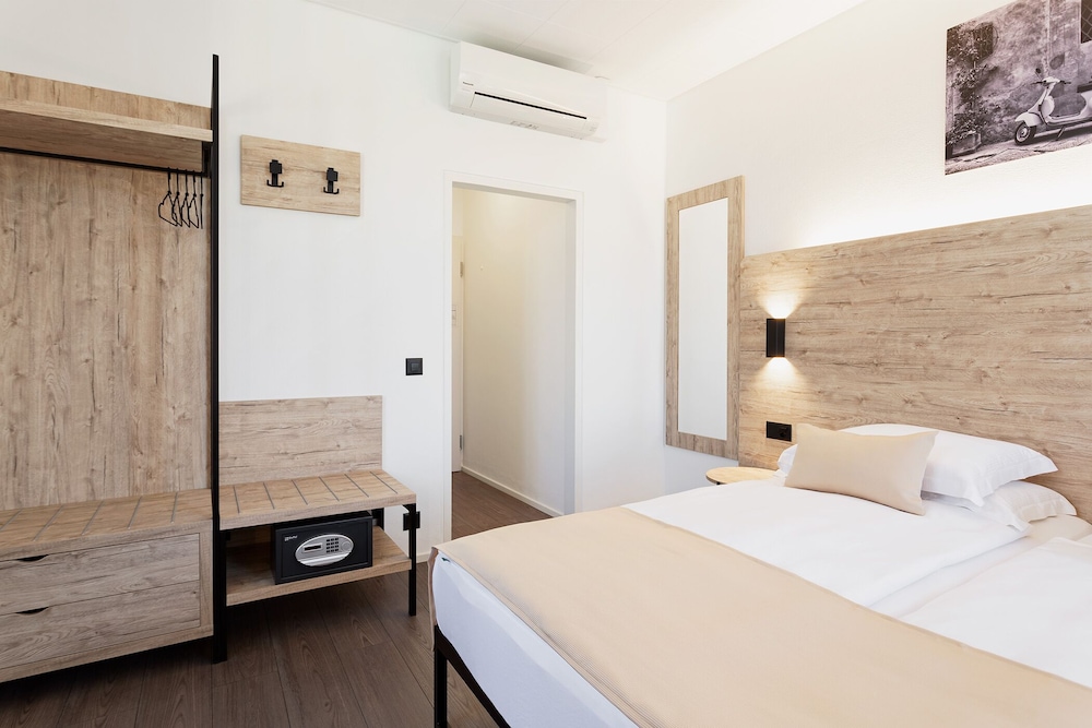 غرفة كومفورت بسرير مزدوج، Hotel Du Lac Locarno 2/9