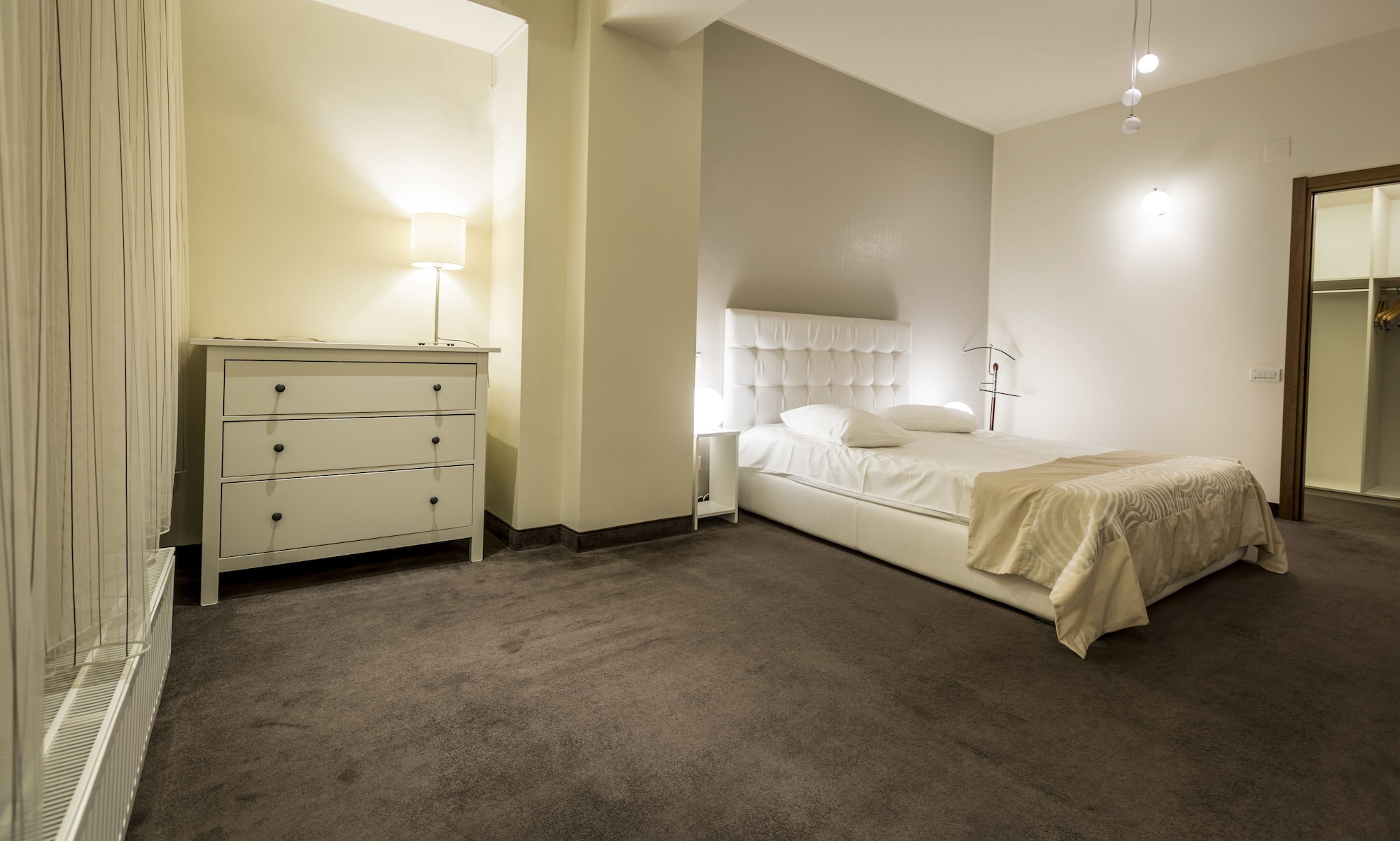 1 BEDROOM, SUITE