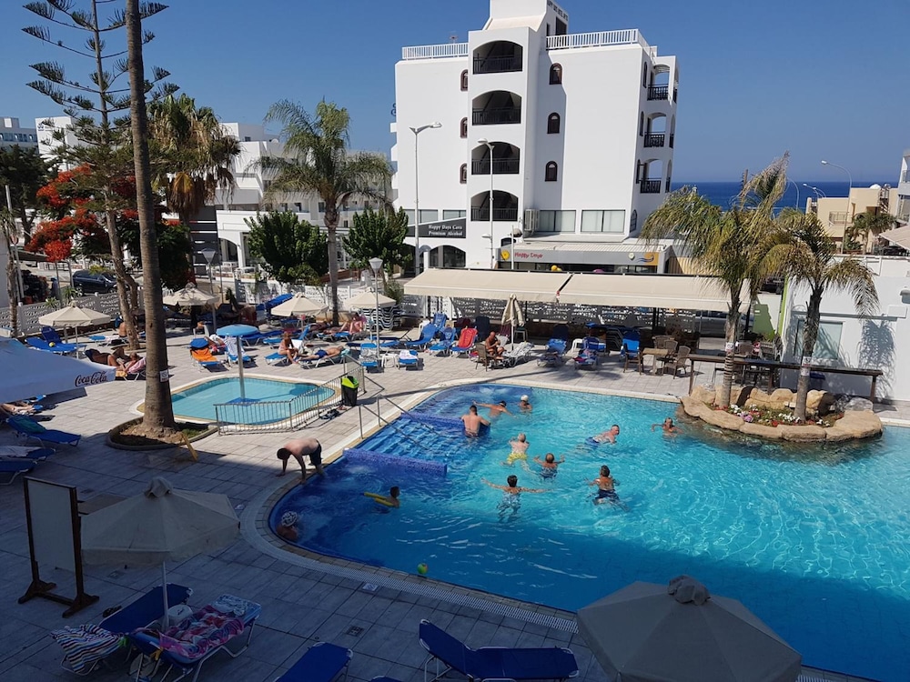 Melini Hotel Suites 34/43