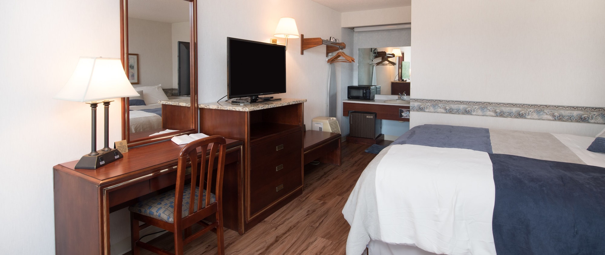 Leisure, Suite, King Bed, Terrace Level