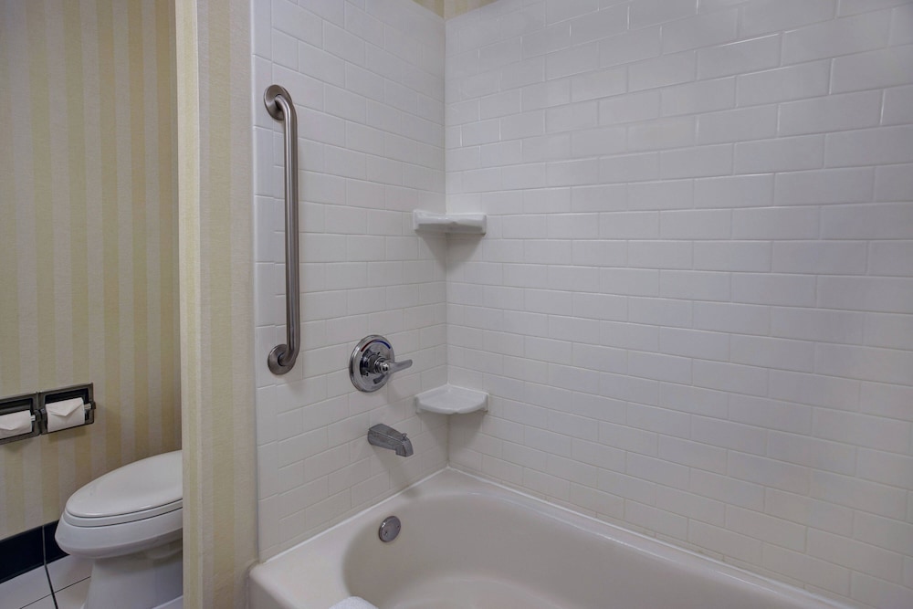 جناح بسريرين كوين مع أريكة لذوي الإعاقة، Fairfield Inn Suites Carlsbad 3/3