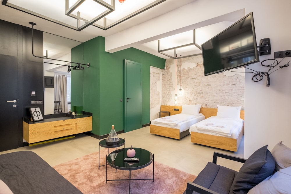 R34 Boutique Hotel 23/50