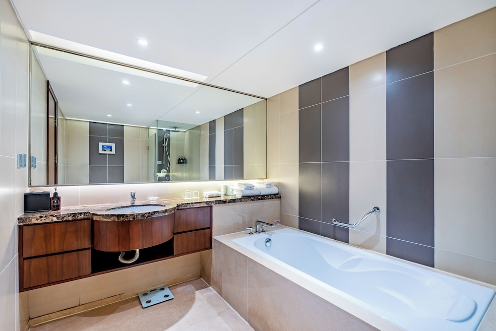 GRAND SKYLIGHT CATIC HOTEL 49/50