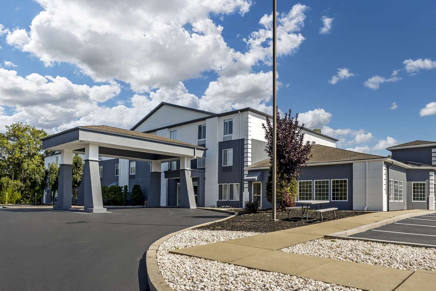 Comfort Inn & Suites Harrisburg-Hershey North 23/24