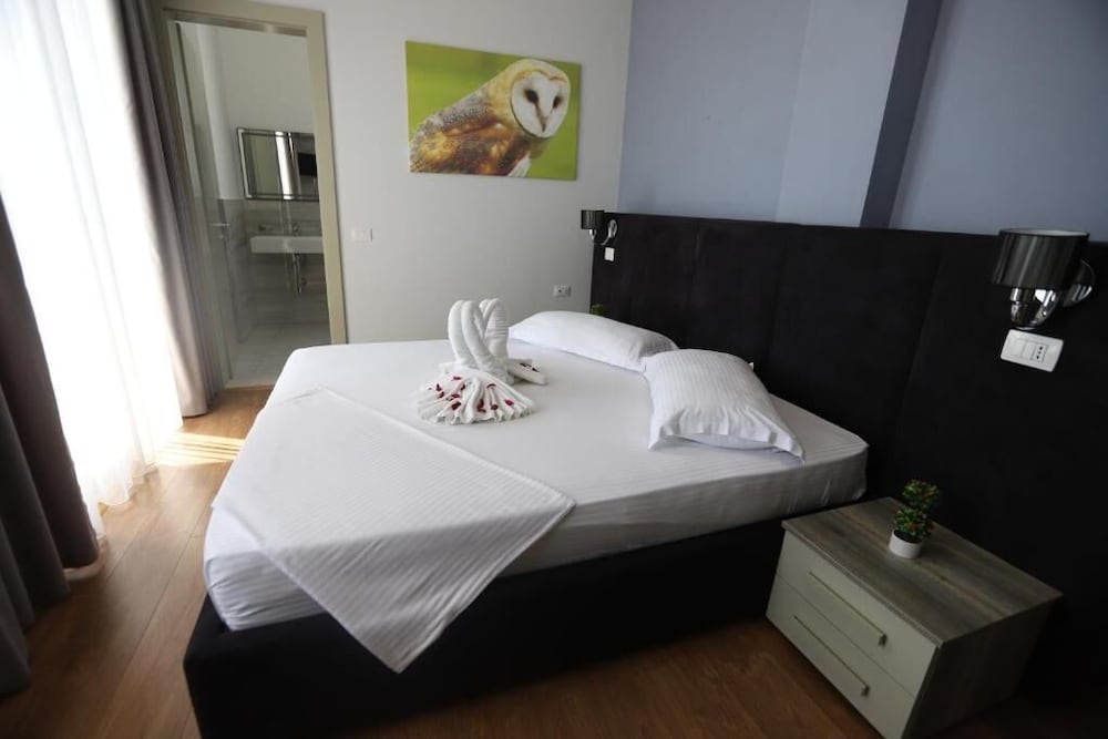 PERANDOR BEACH HOTEL 34/64