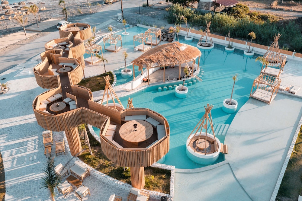 Alia Luxury Suites and Spa 162/169