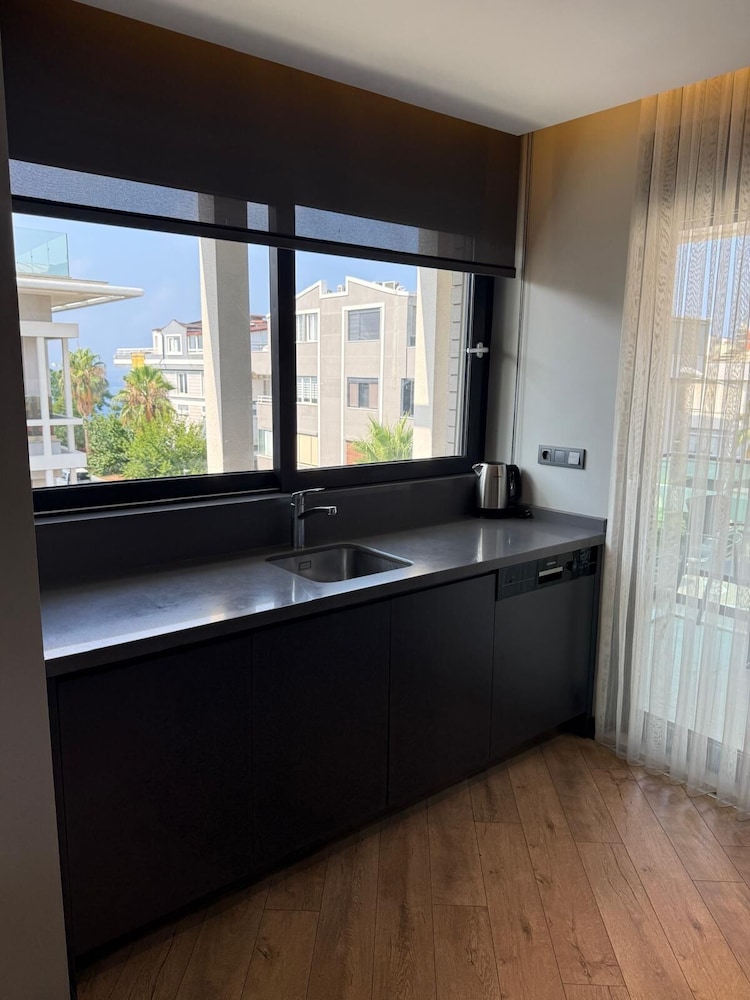 Z-Suites 6/50