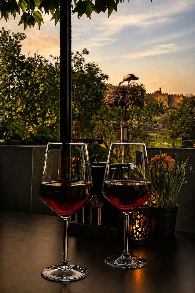 Bella Hotel 23/50
