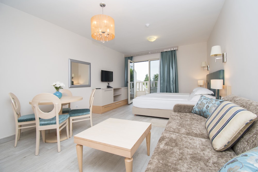Aparthotel Flora 18/29
