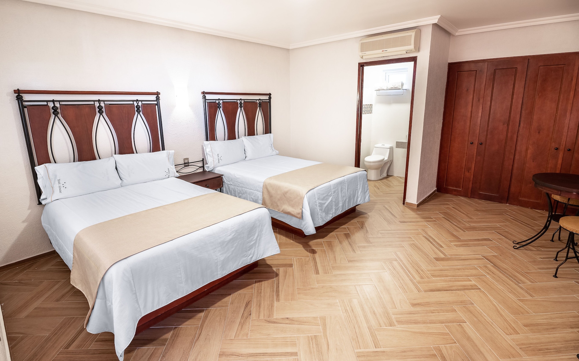 SUPERIOR, DOUBLE BED