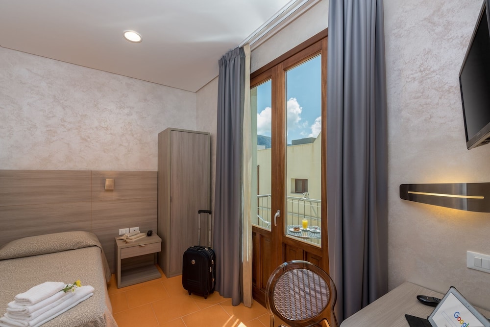 Hotel Biancolilla 40/40