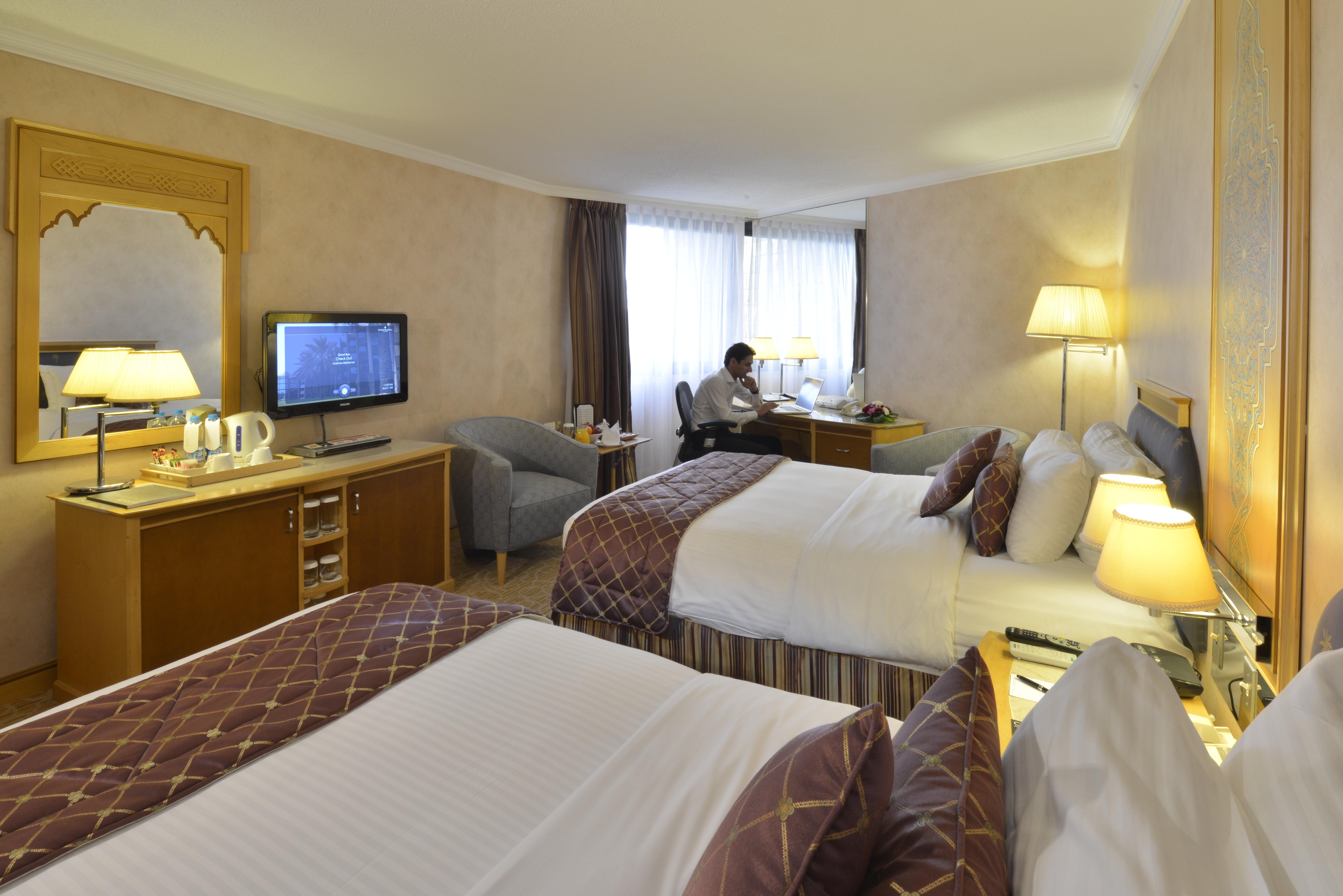 غرفة قياسية بسريرين منفصلين، فندق انتركونتيننتال بالجبيل(Intercontinental Al Jubail) 2/5