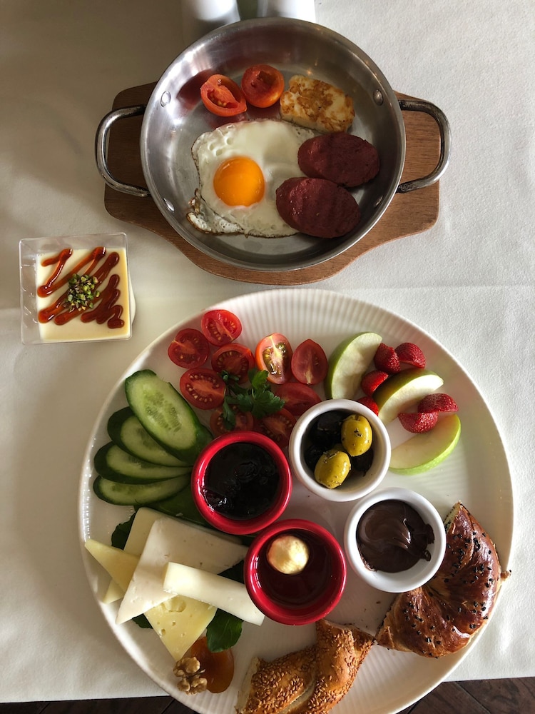 Meroddi Pera Hotel 30/46