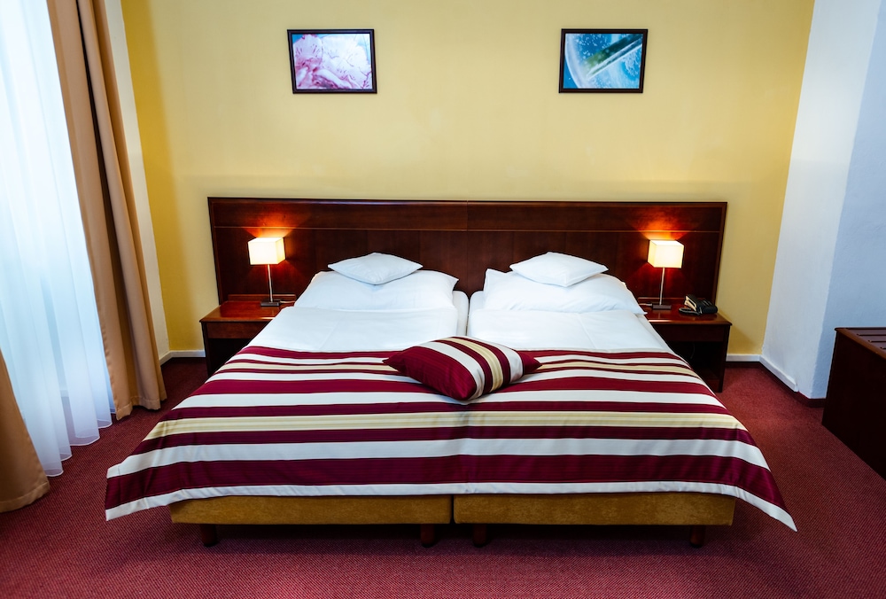 Petr Hotel 6/54