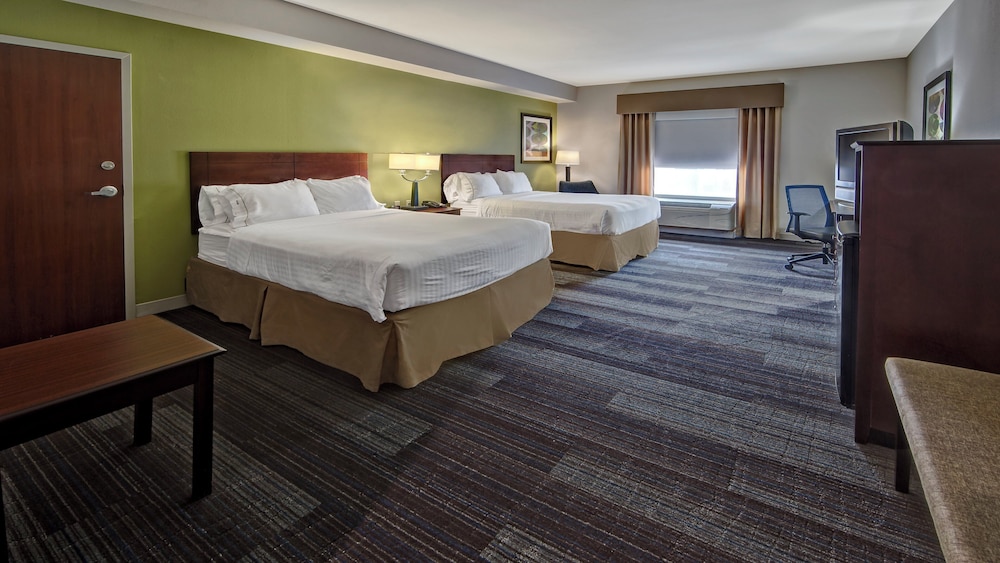 Holiday Inn Express Hotel Suites Cookeville 16/73