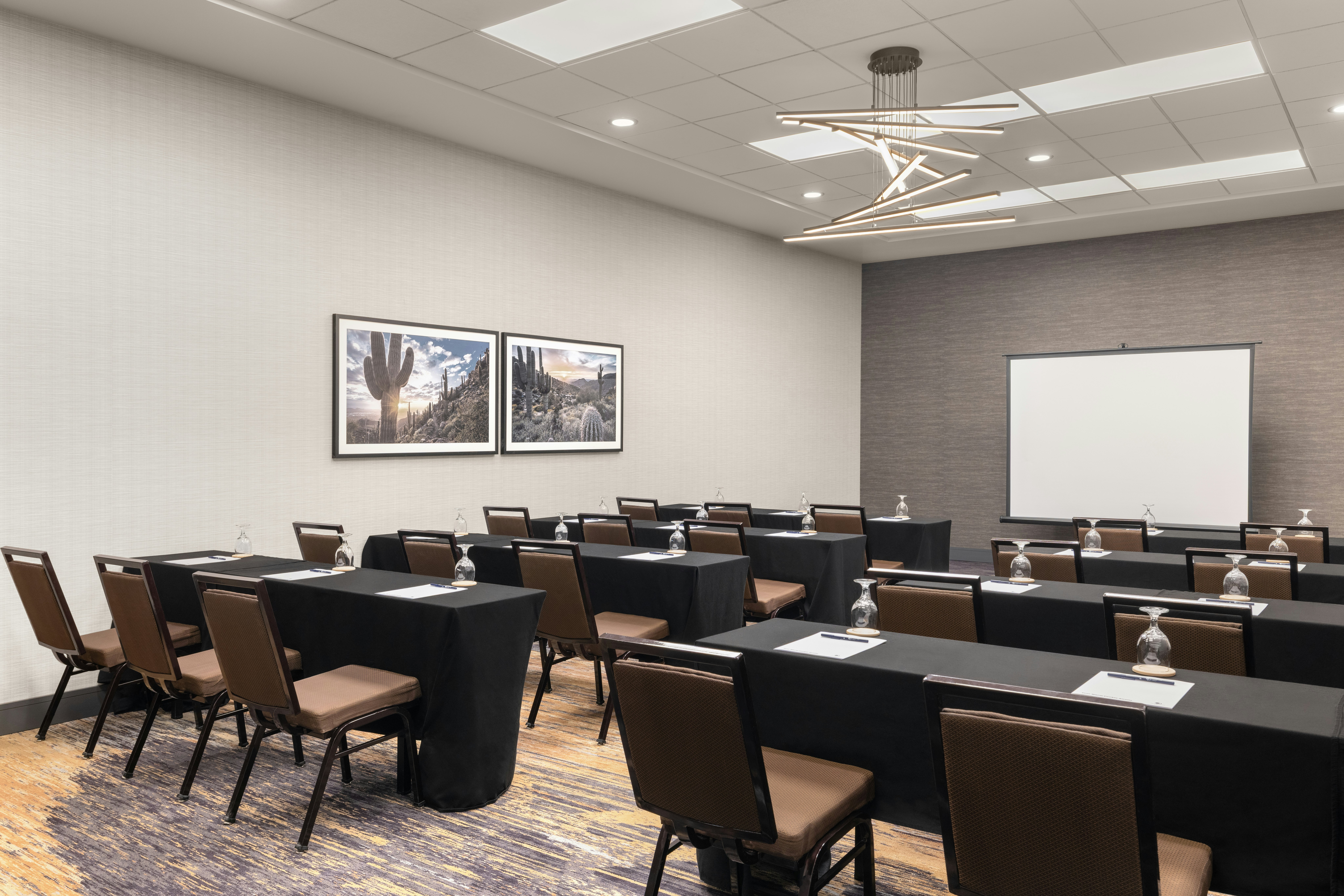 DoubleTree by Hilton Phoenix Midtown 44/50